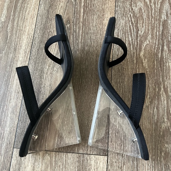 Wild Diva Wedge Sandal - Picture 8 of 12